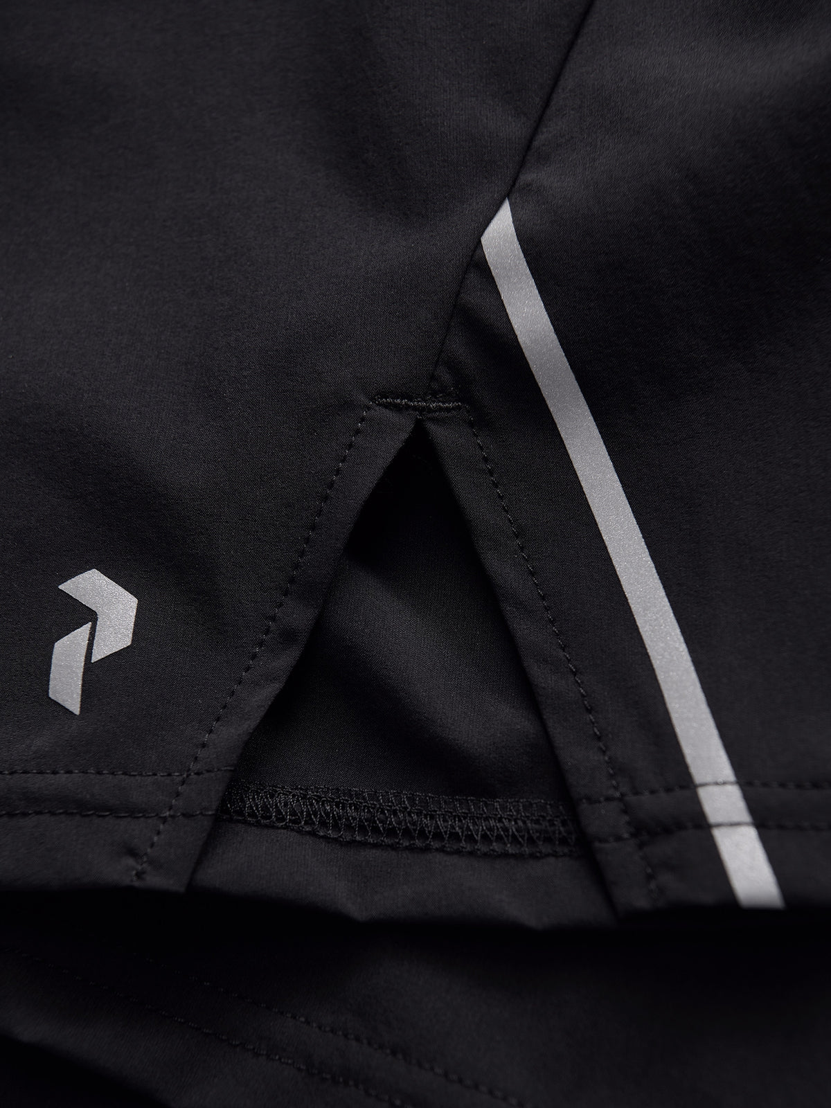 Dámské Šortky Peak Performance Alum Light Shorts - Černé (Velikost L)