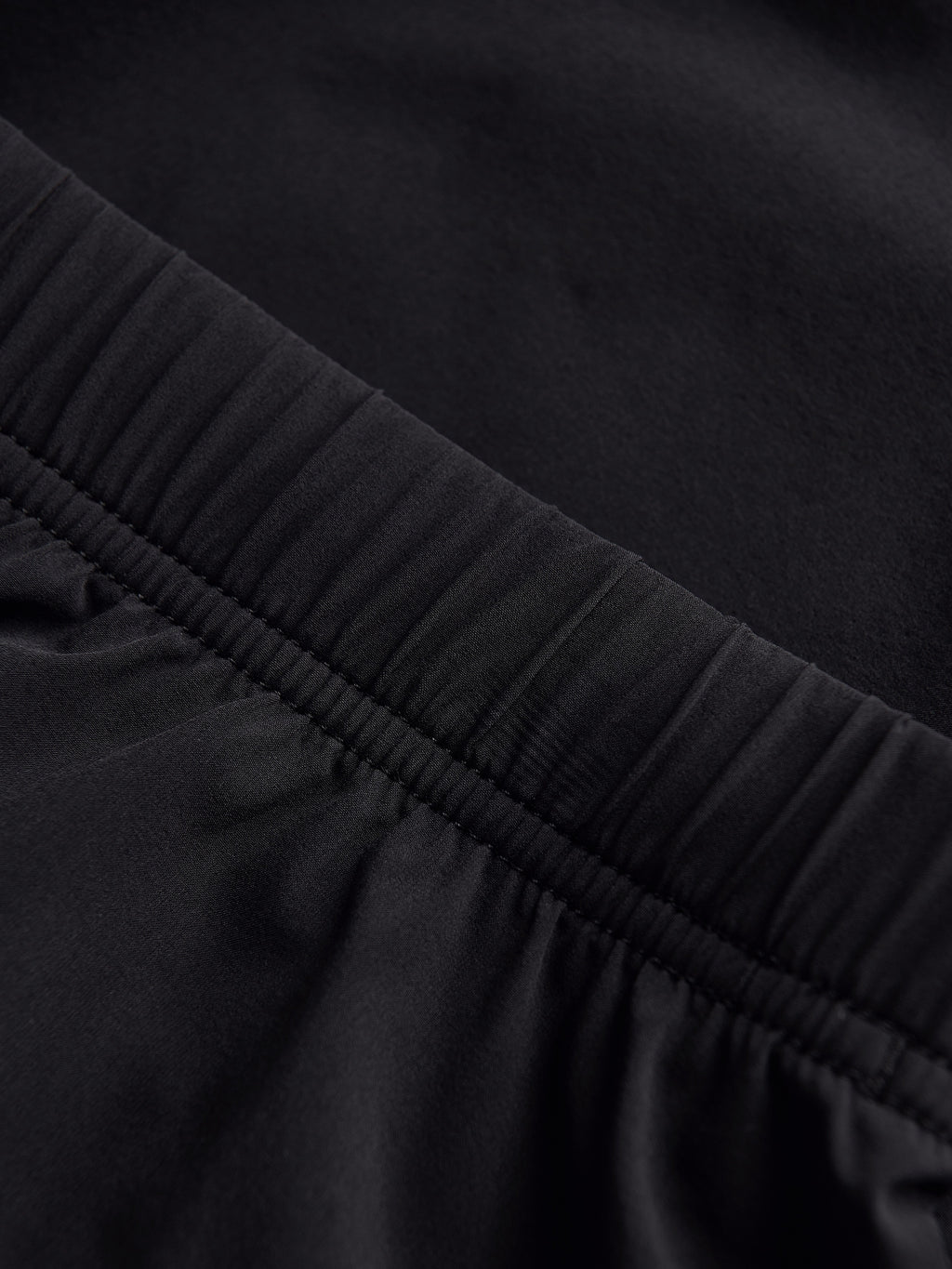 Dámské Šortky Peak Performance Alum Light Shorts - Černé (Velikost L)