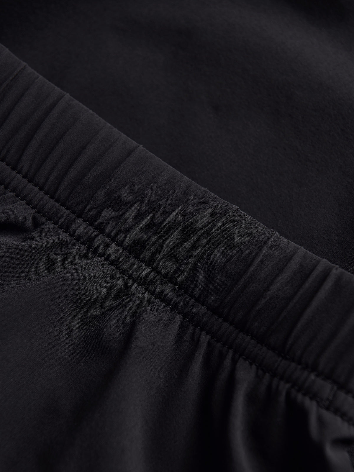 Dámské Šortky Peak Performance Alum Light Shorts - Černé (Velikost L)