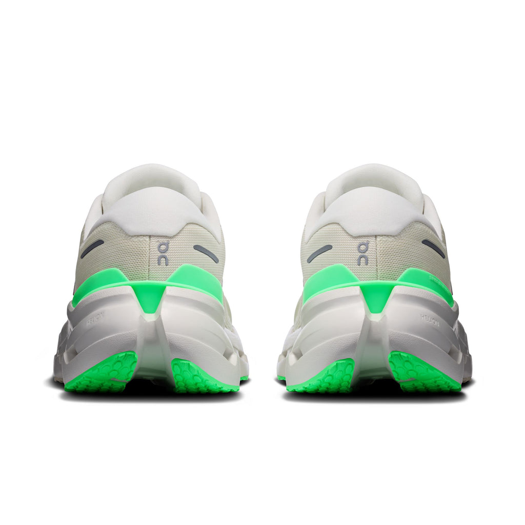 On Cloudrunner 3 Wide