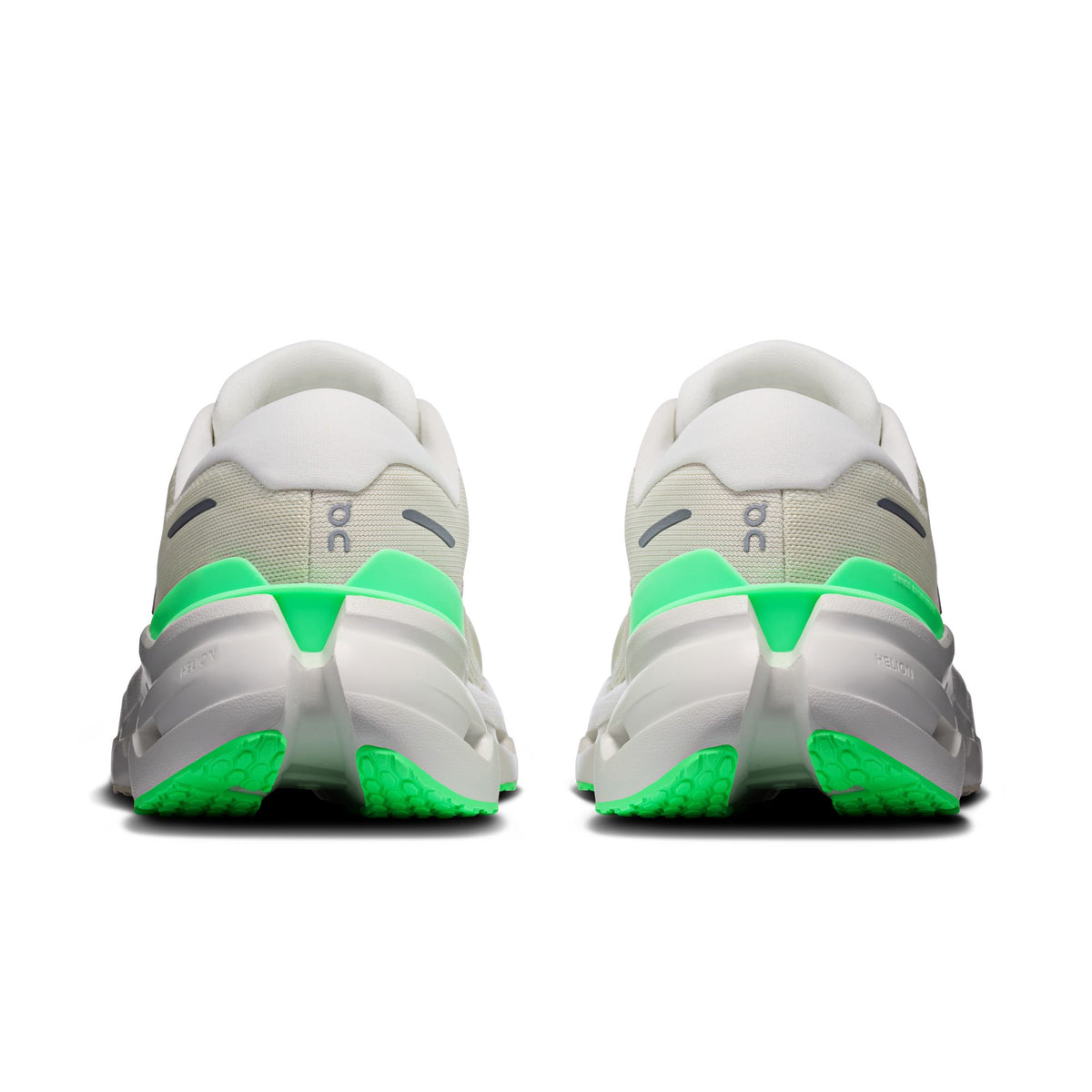 On Cloudrunner 3 Wide