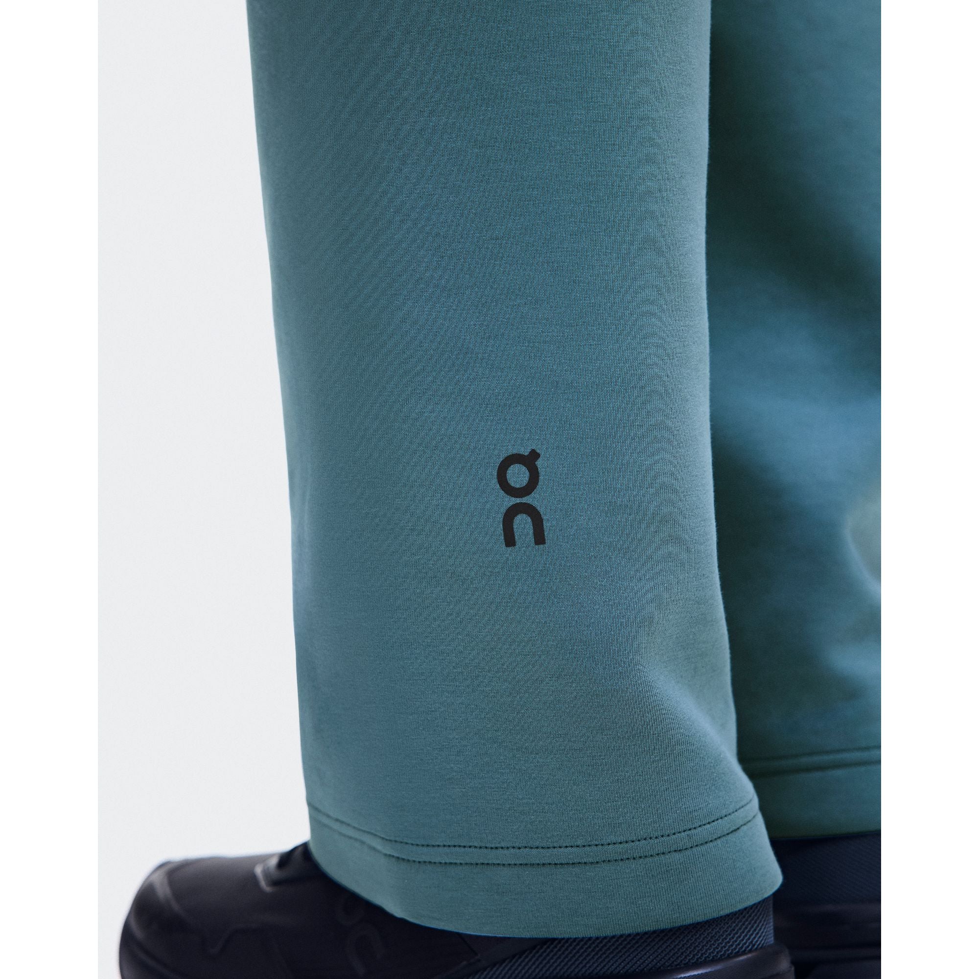 On Focus Tech Sweatpants