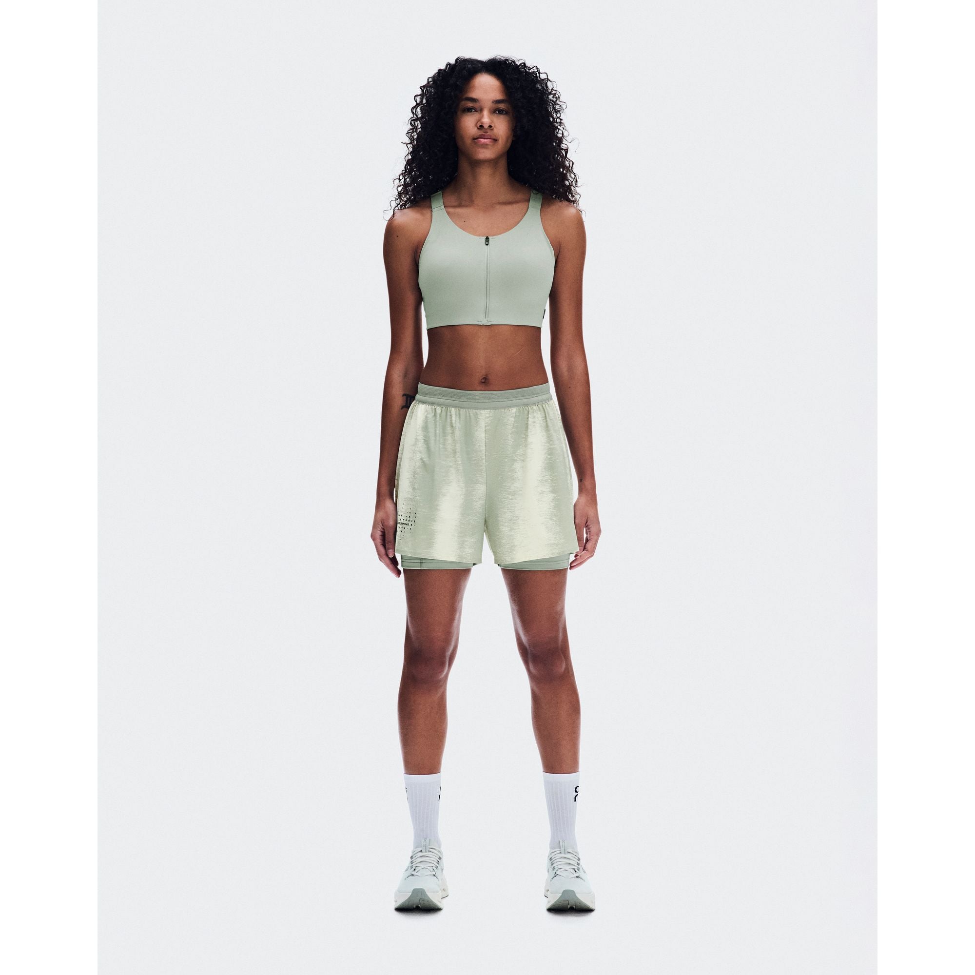 On Performance Shorts Terra