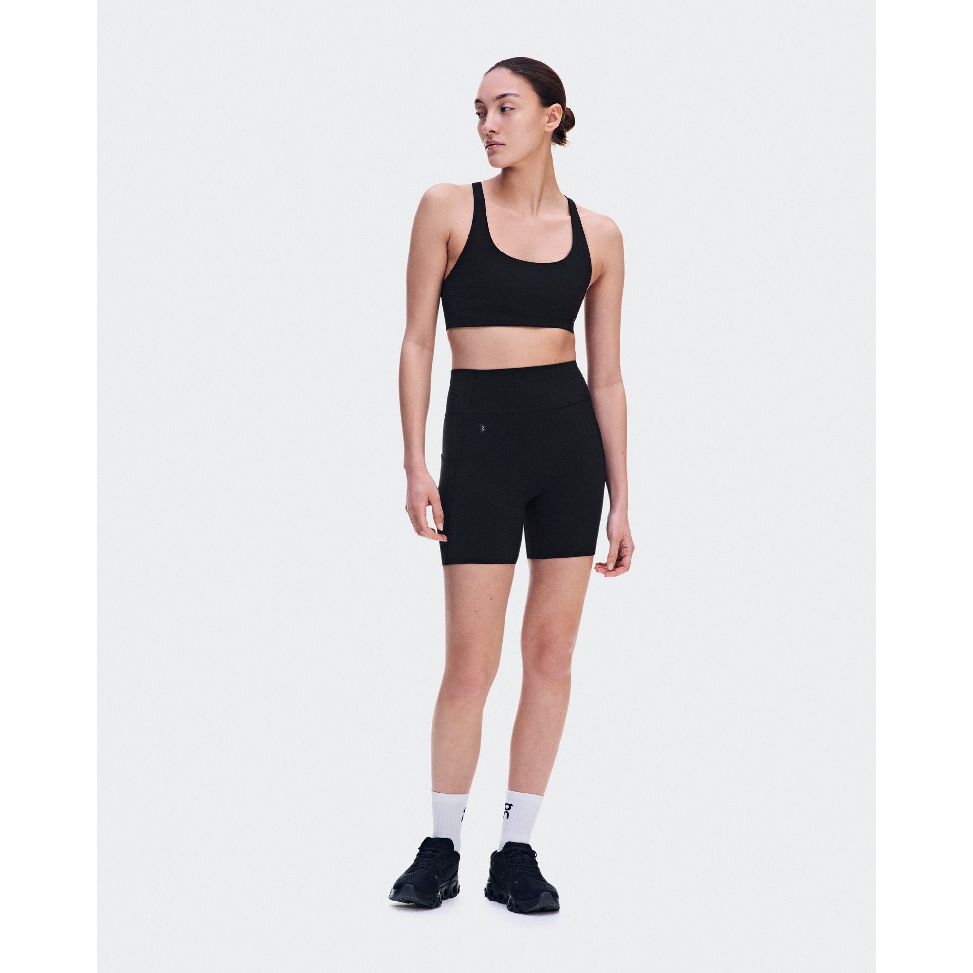 On Studio Tights Short 6"