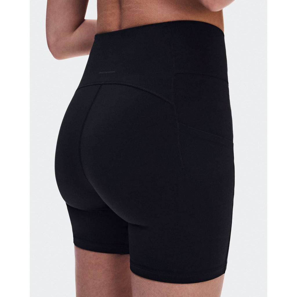 On Studio Tights Short 6"